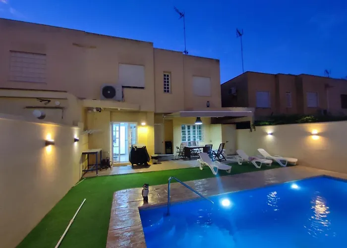 VIVE JEREZ Casa de lujo con piscina y barbacoa en la mejor zona de Jerez de la Frontera