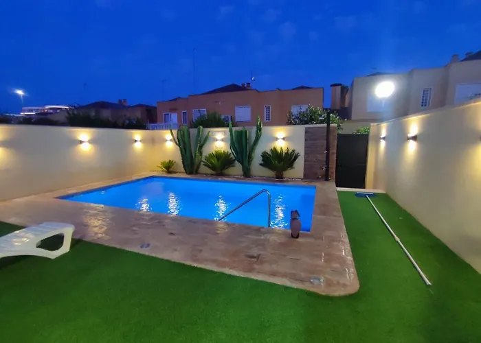 VIVE JEREZ Casa de lujo con piscina y barbacoa en la mejor zona de Jerez de la Frontera