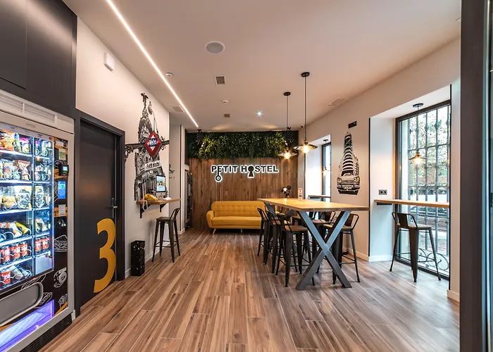 Petit Hostel La Latina (Adults Only)