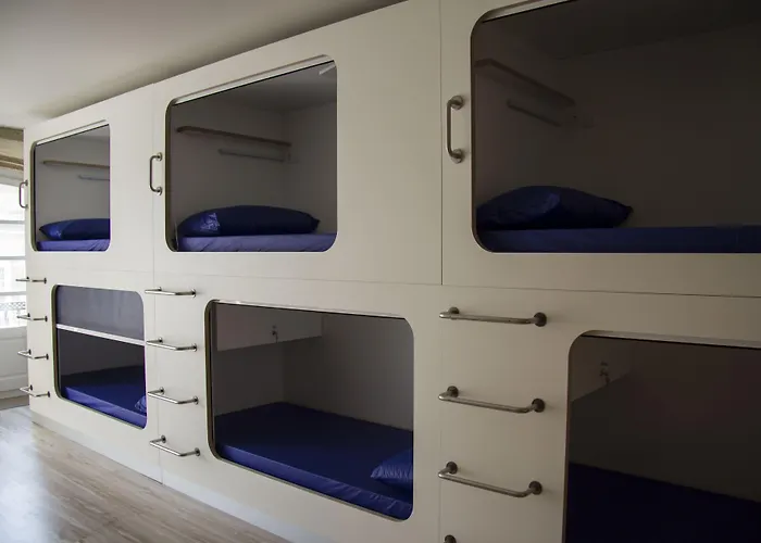 Hostel Cross (Adults Only)