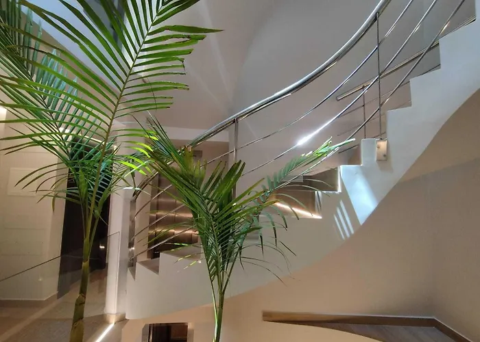 Plaza Rooms