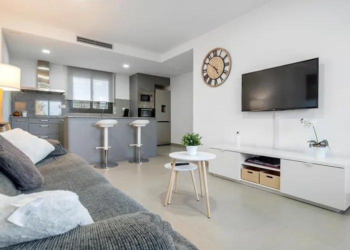 Hauzify I Apartaments Coral