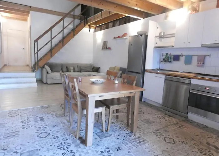 Charming House Next To The Sea And Barcelona For 6
