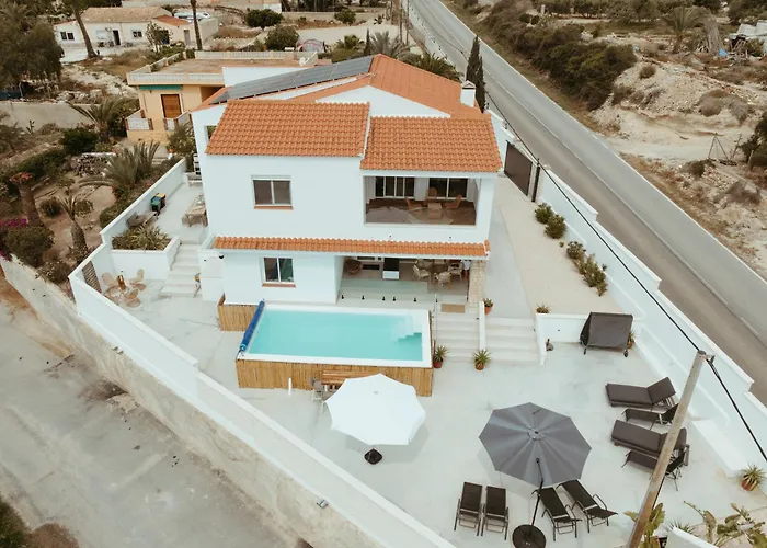 Beach House La Marina