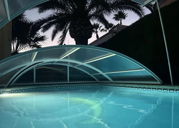 Impresionante Villa Con Piscina Climatizada - Oliva Nova