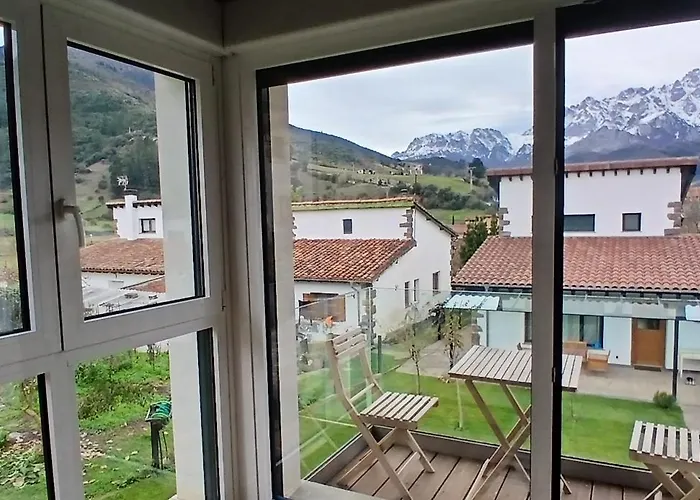 Mirando a los Picos de Europa