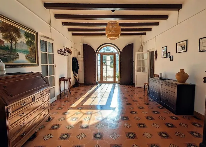 Historic House 5 Minutes Walk From The Beach