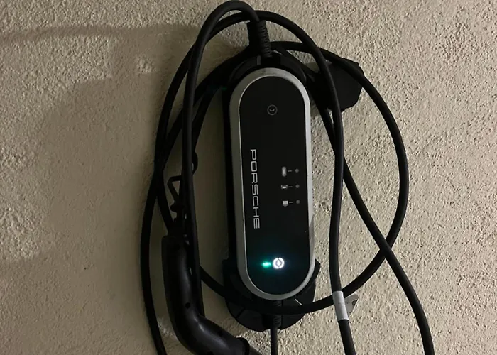Vallespin 43 Parking, Wifi