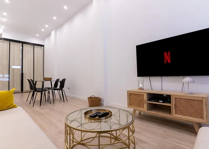 Loft moderno recién reformado con patio en el centro de Elche