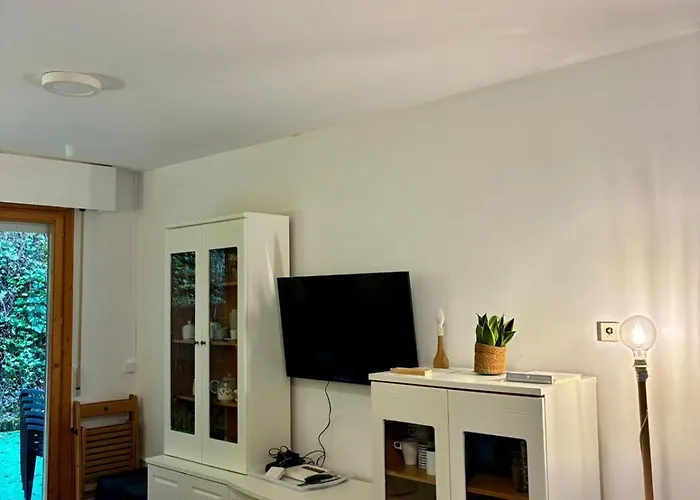 Casa de Claudia Comillas- Jardín privado - A 10 metros del Capricho de Gaudí