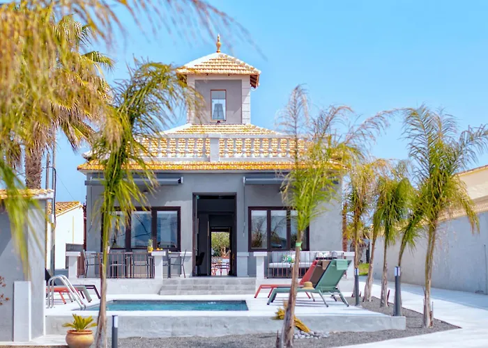 La Casa Gris Boutique Home