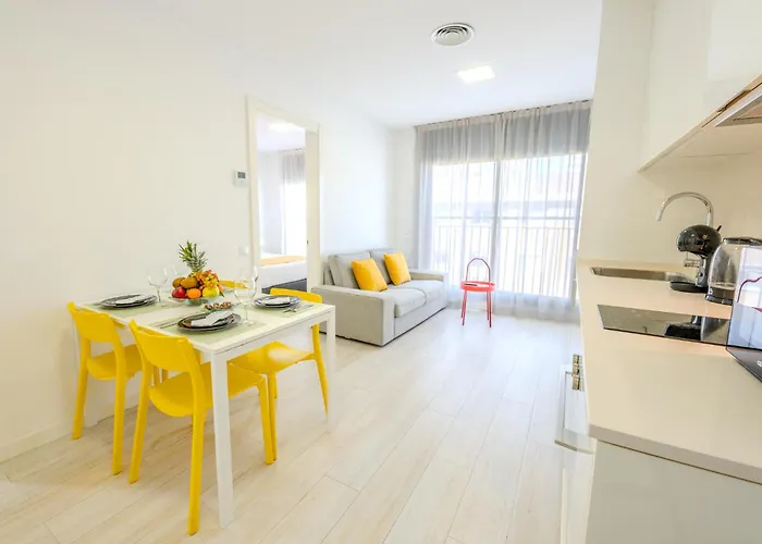Castell Beach Aparthotel