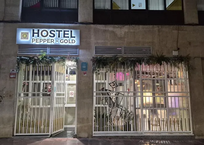 Hostel Pepper-Gold -Pedestrian Strett-3 Minutes From Marine -Very Spacious Room -Bed Rooms 8 Guest 55 M2 And 8 Guest 65 M2