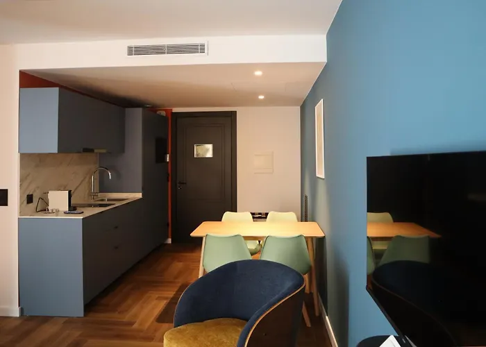 Aparthotel Divino Figueres By Fimedhotels