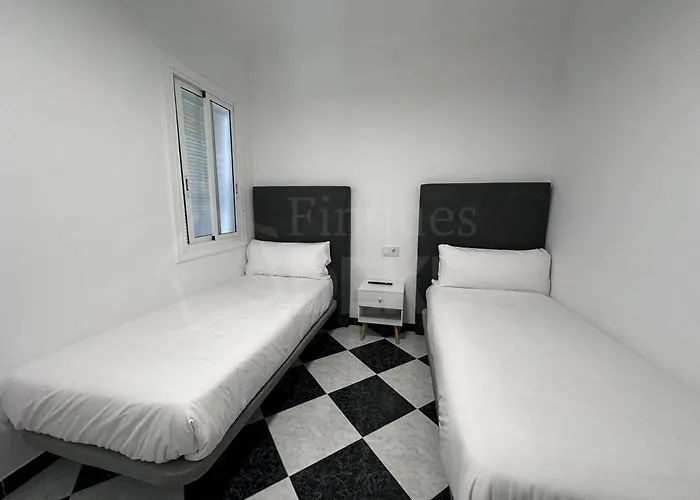 Seahomes Vacations - Centralvillage House At Beach