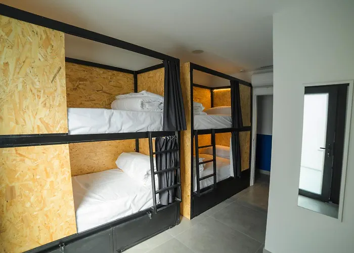 Hostel Nixar
