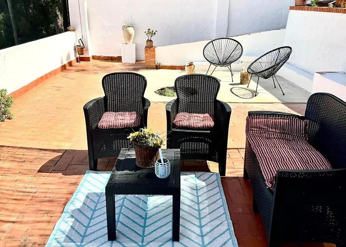El Cortijo de Beselga a cielo abierto casa en la montaña de tres habitaciones con piscina privada