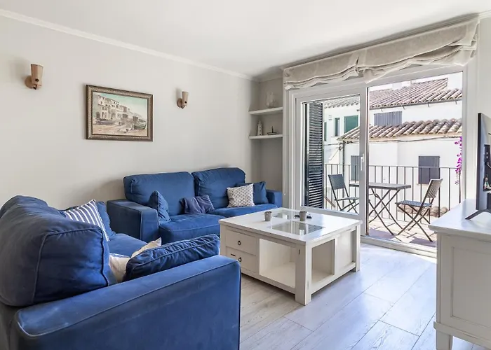 Amplio apartamento junto al mar
