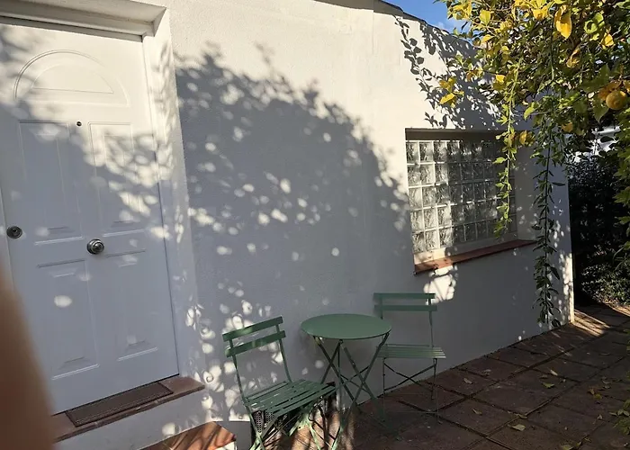 Studio-Guest House With Jacuzzi Spa And Sauna