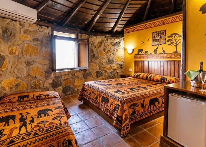 Hotel Selwo Lodge - Animal Park Tickets Included