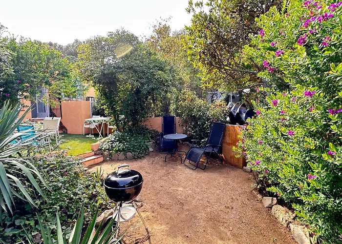Casa Con Jardin A 35 Metros De La Playa. Br.