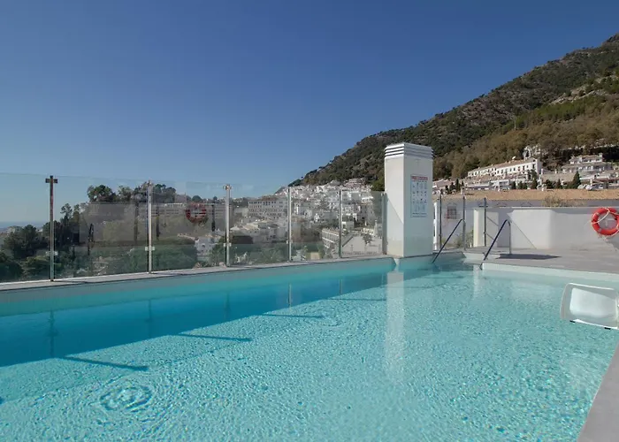 Mediterranean Apartment With Sea Views In Mijas