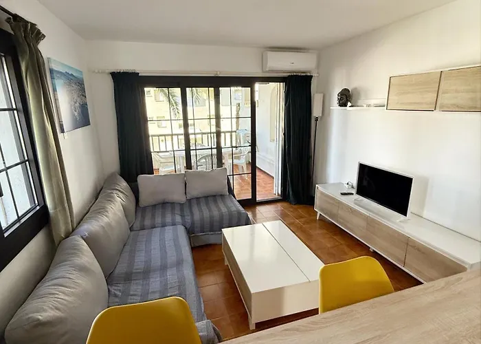 Apartamento en la Escala con piscina y parking