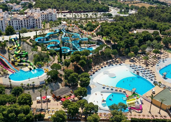Precioso, luminoso y maravilloso apartamento con piscina junto al mar y la playa en Vera