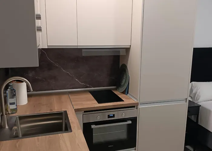 Apartamentos GO La Circular-Parking Gratuito - Zona libre de bajas emisiones