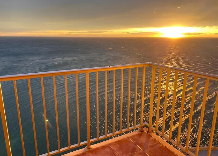 Vista Al Mar Con Piscina