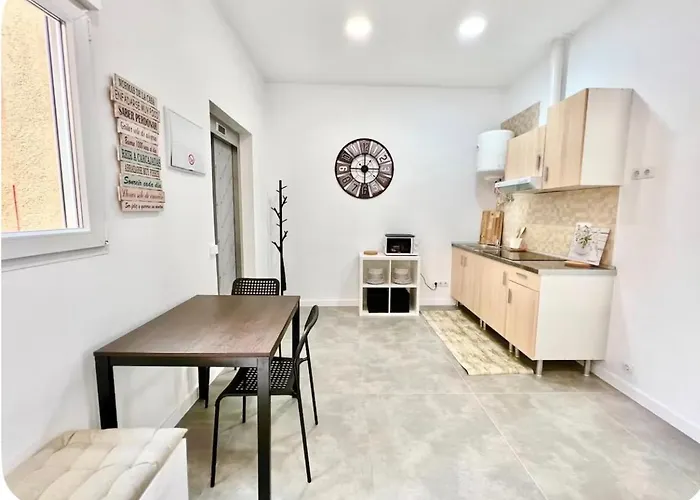1-5 A Beautiful Room With A Private Wc