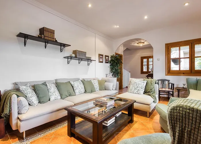 Chalet a 45min de Madrid ideal para familias hasta 12 personas