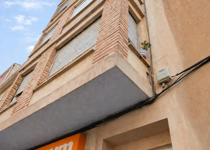 Affordable Rooms In Traditional Apartment