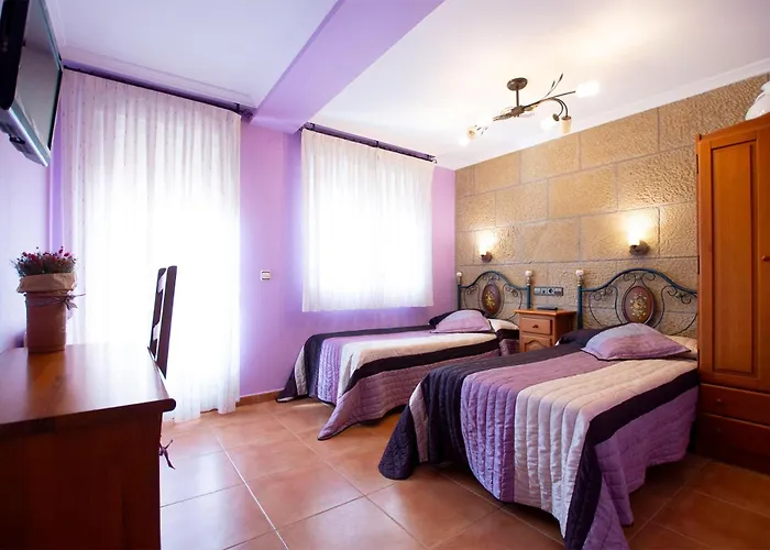 ALBERGUE EL CANTARO - Solo Peregrino con Credencial