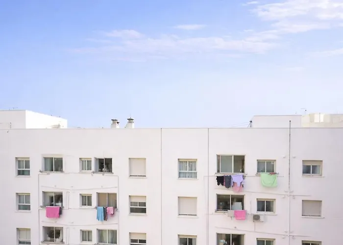 Affordable Rooms In Traditional Apartment
