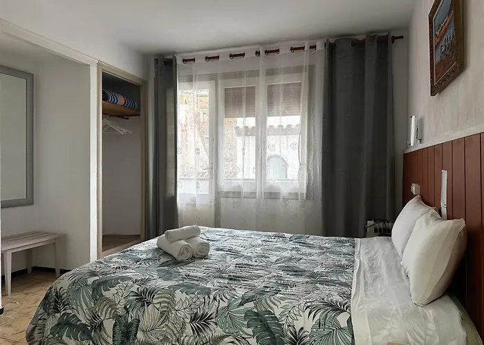 P&R Hostals Maria Rosa