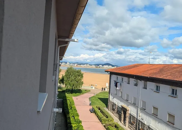 Laredo primera línea de playa,zona puerto deportivo