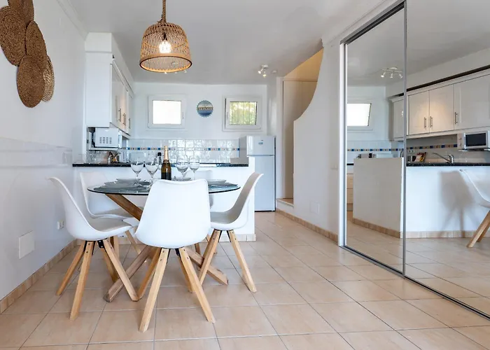 Sea Front Beach House Macarena A
