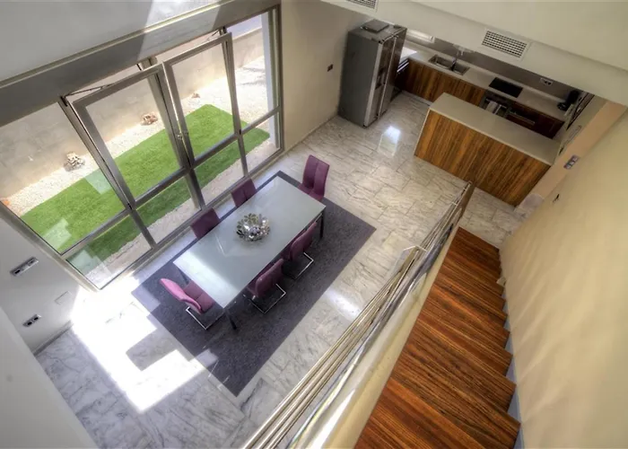 Modern Villa Frontline Golf