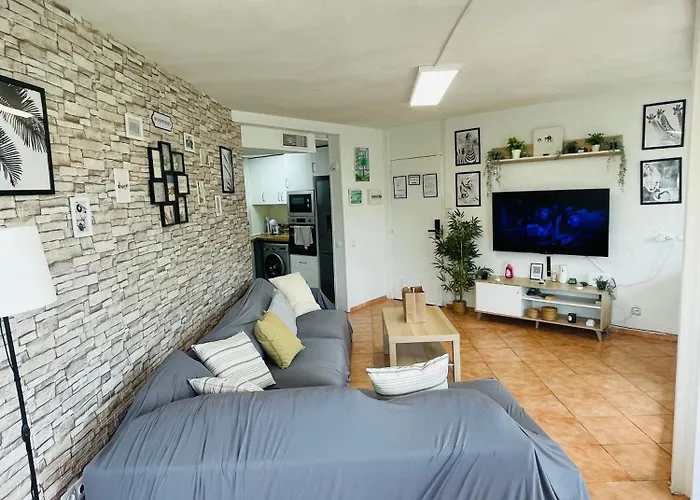 Piso Delante De La Playa La Pineda Con 2 Habitaciones