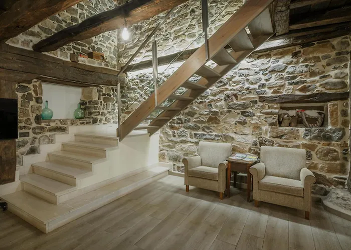 La Casa Del Diezmo De La Montaña