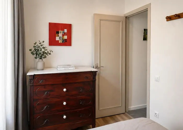 Bright Airy Family Style 7 Min Walk To Beach
