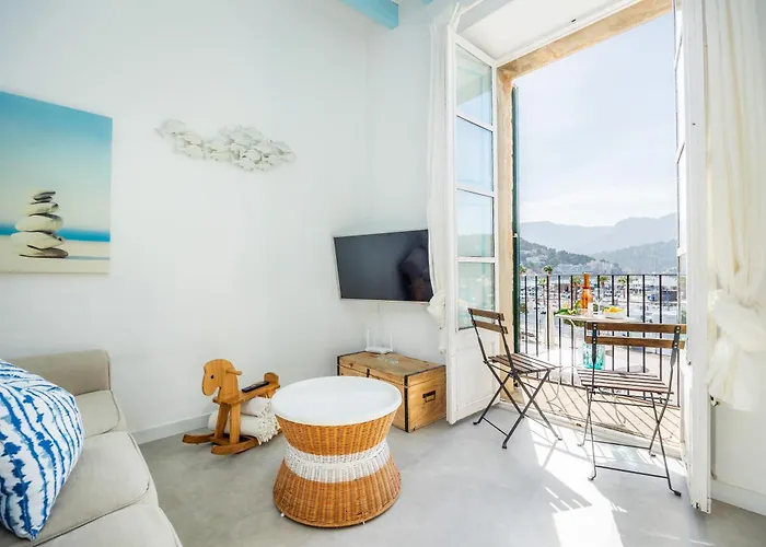 Marina 48 Seafront Apartment