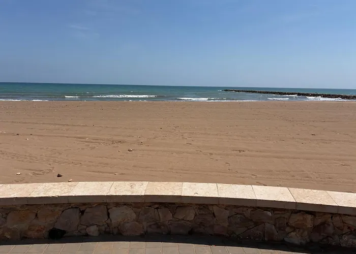 Apartamento junto al mar Los Marineros con acceso independiente por terraza