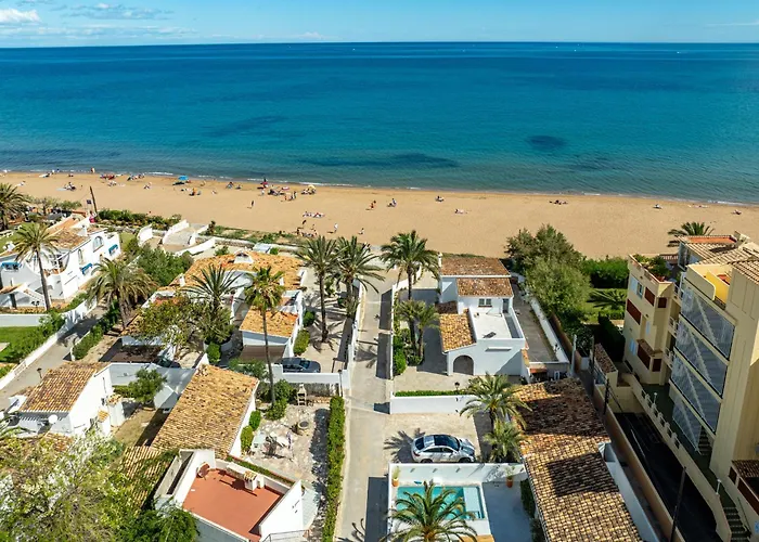 Urbanización El Oasis, 20 Villas en 1ª Línea Playa