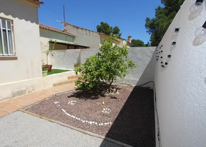 Casa Con Piscina Privada, Cerca Del Mar, Wifi Gratuito, Aire Opcional, Admite Mascotas - Es-184-52