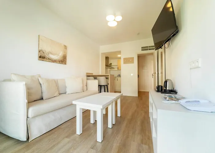 Flacalco Hotel & Apartments