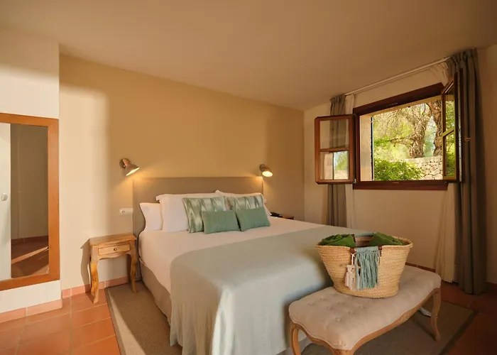 Hotel Rural Es Riquers
