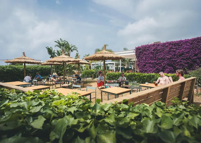 Tres Estrellas Barcelona By Holacamp