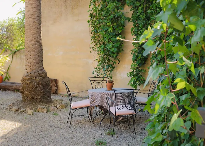 Casa Mona, Turismo De Interior